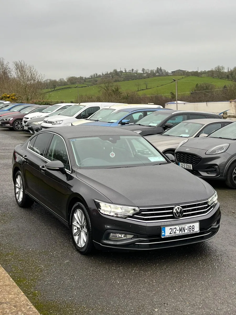 Volkswagen Passat 2021 - Image 1