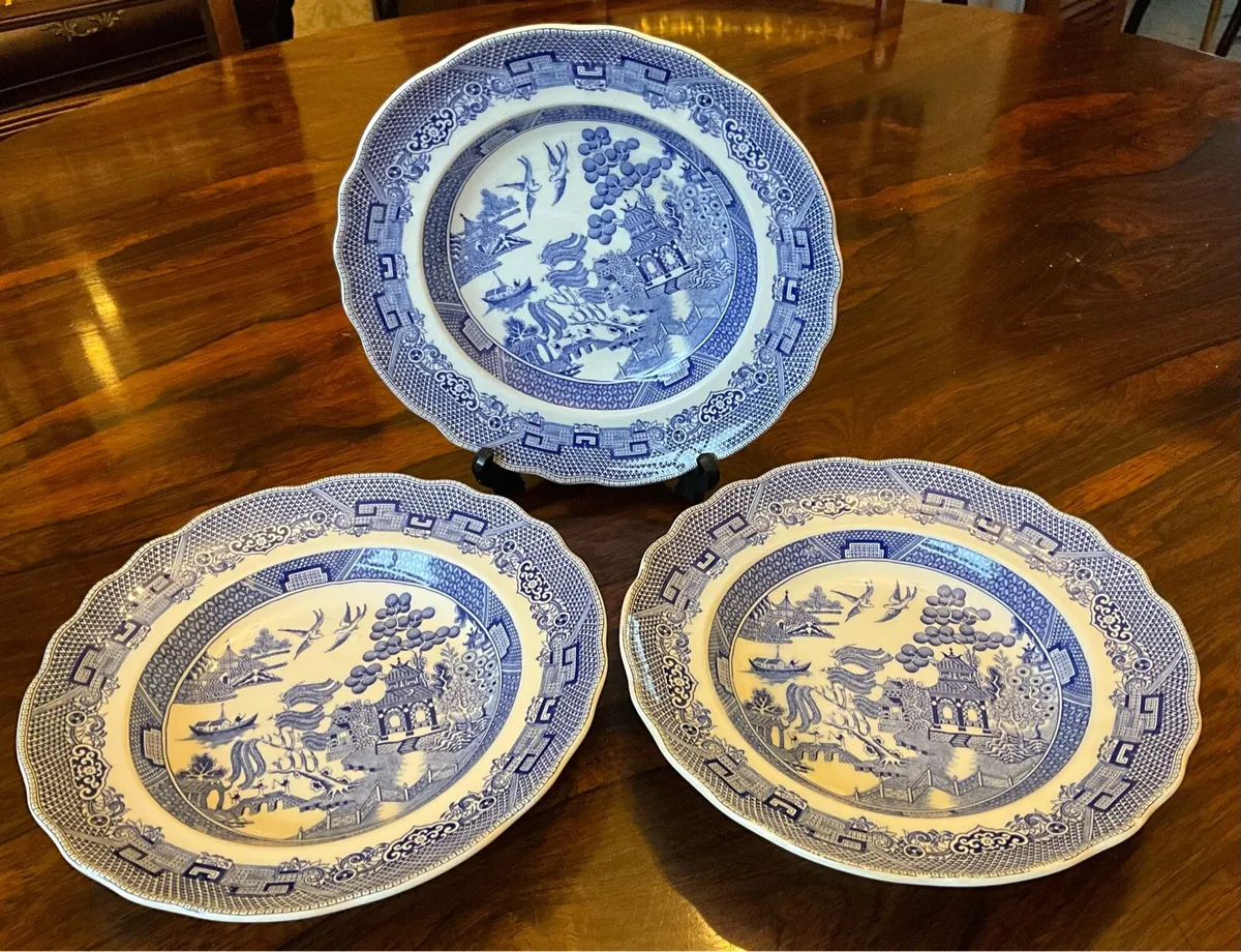 3 WILLOW Pattern Pie Crust Design 9 Inch Dishes - Image 1