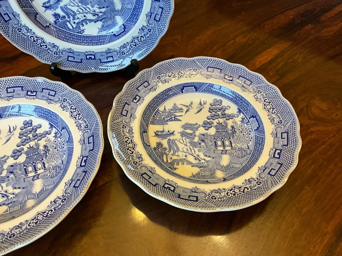 3 WILLOW Pattern Pie Crust Design 9 Inch Dishes - Image 2