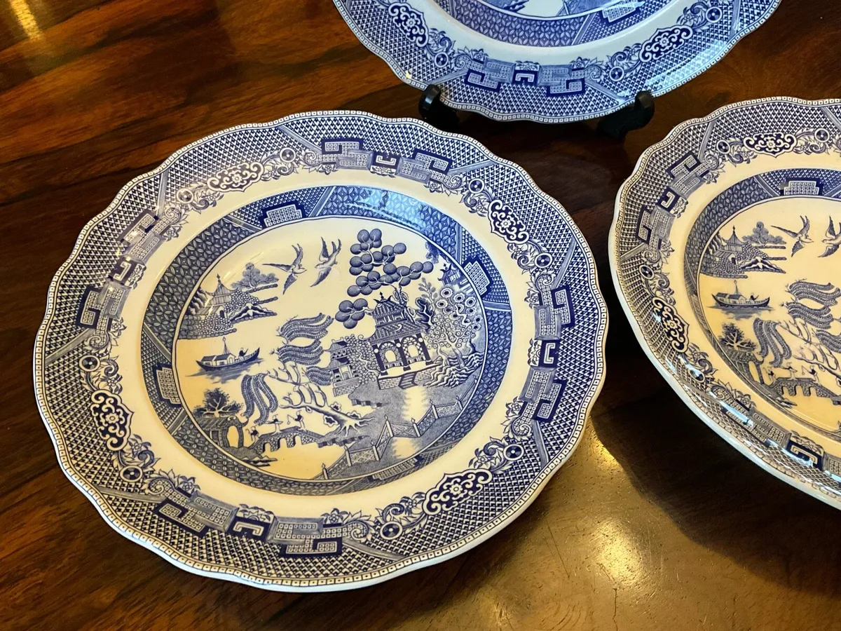 3 WILLOW Pattern Pie Crust Design 9 Inch Dishes - Image 3