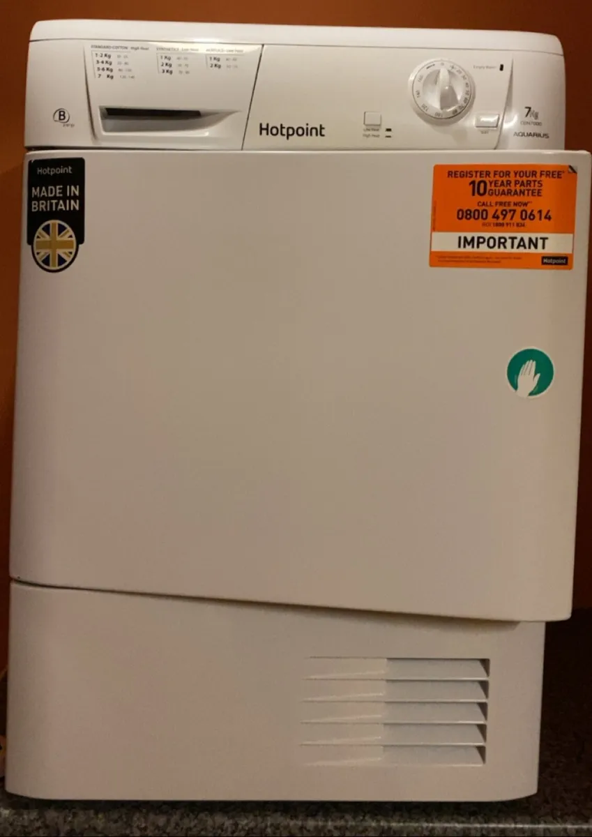 Hotpoint condenser tumble dryer - Image 1