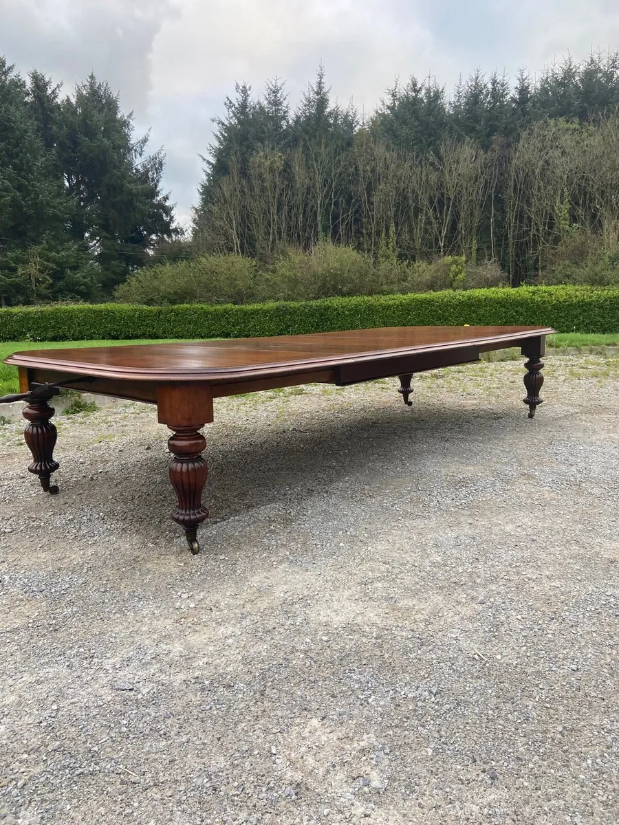 19th century sixteen long dining table - Image 3