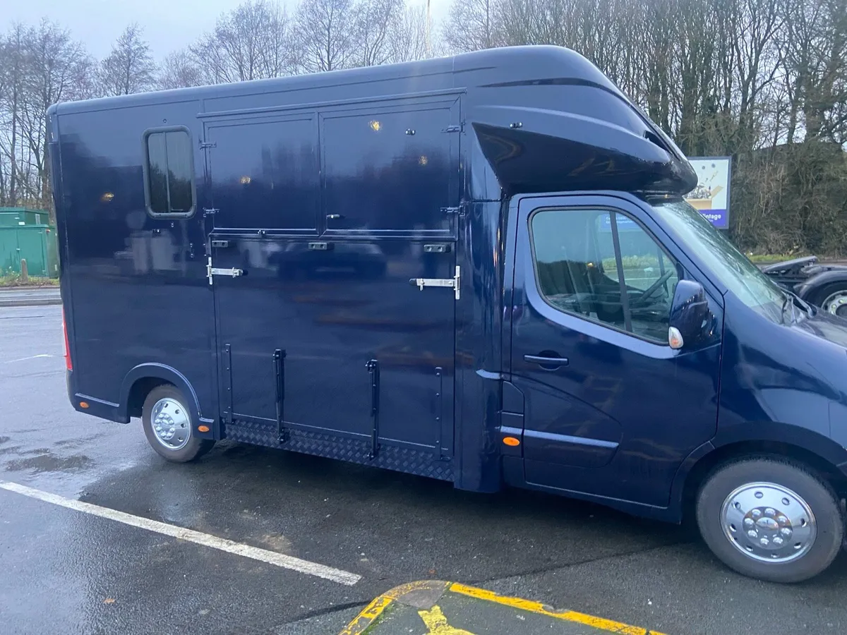 2018 Irish reg Regent 3.5 tonne 2 Stall Box - Image 2