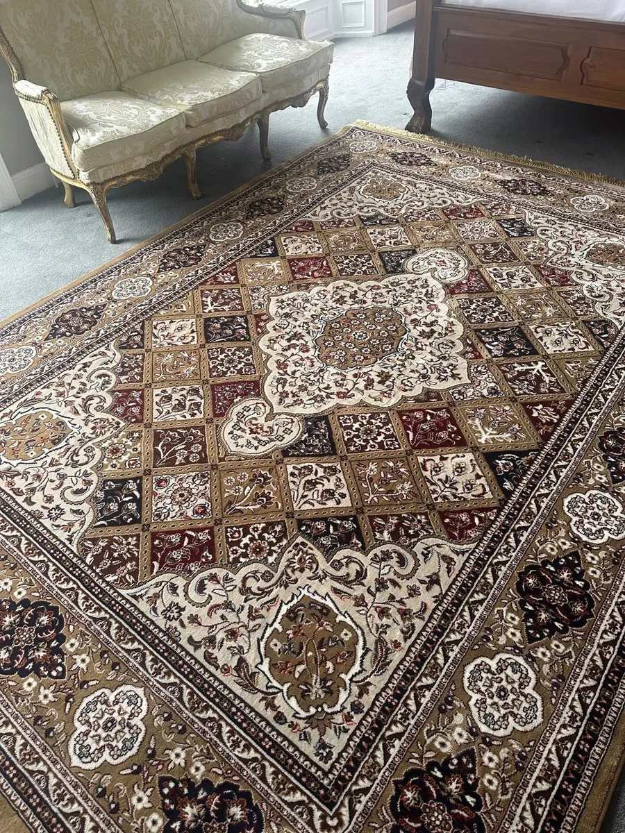 Large Rug - Image 1
