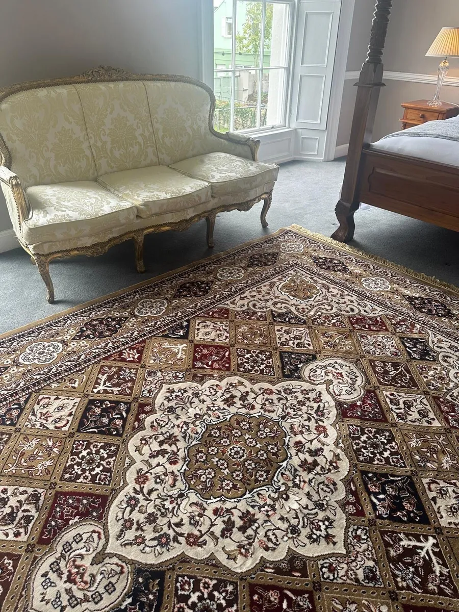 Large Rug - Image 4