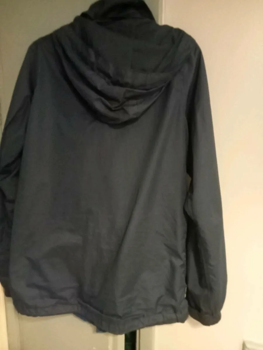 Mens navy trespass jacket xxs free to take - Image 2