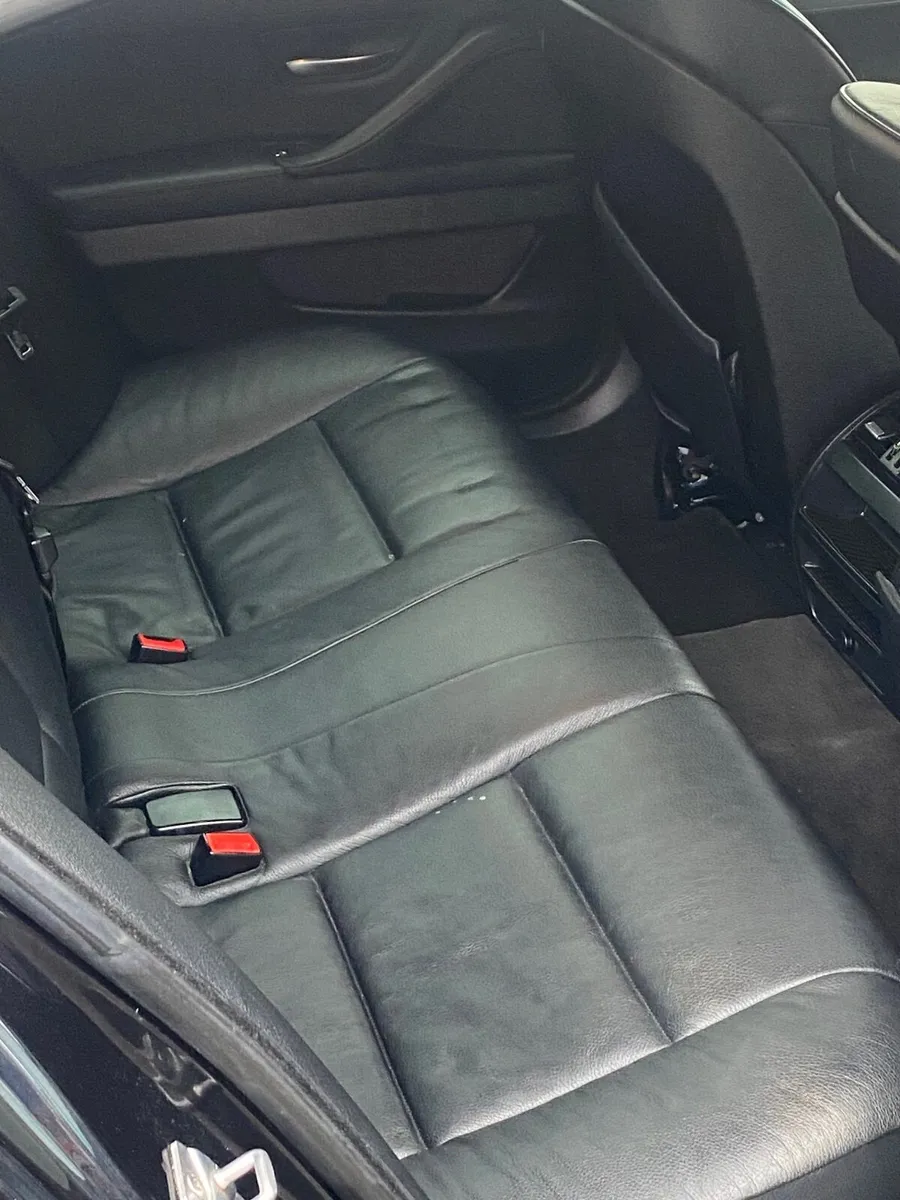 BMW 5-Series 2011 - Image 4