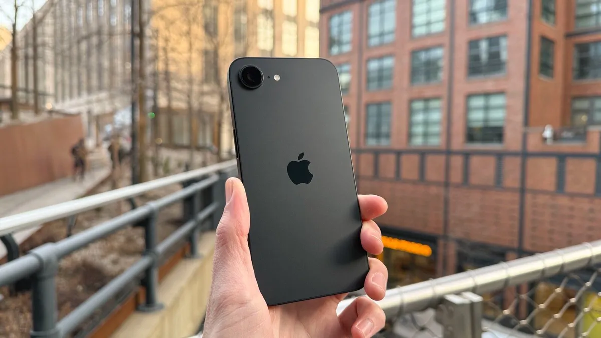 iPhone 16E new - Image 1