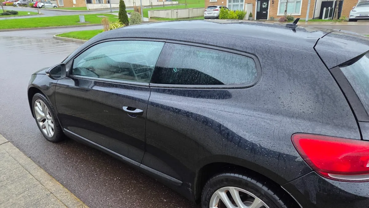 Volkswagen Scirocco 2010 - Image 4