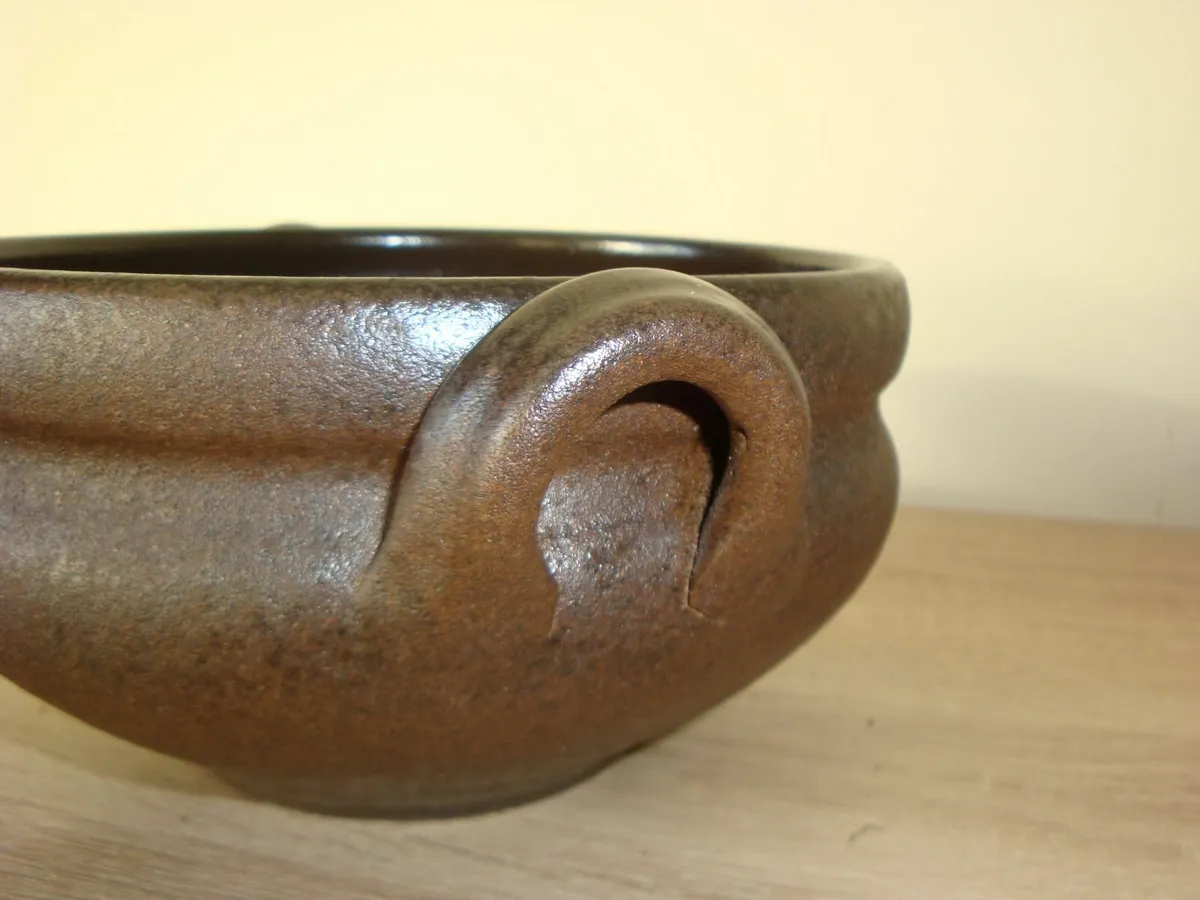 Lovely brown bowl with handles - Image 4