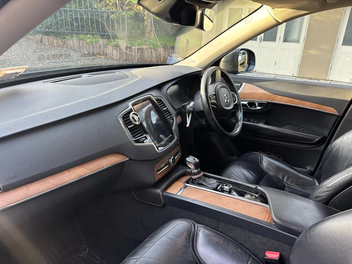 Volvo XC90 2016 - Image 2