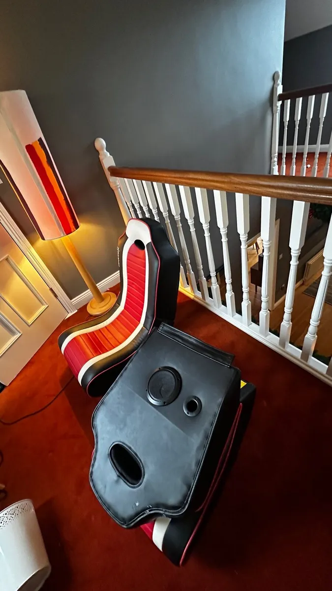 Foosball Table & Gaming Chairs - Image 4