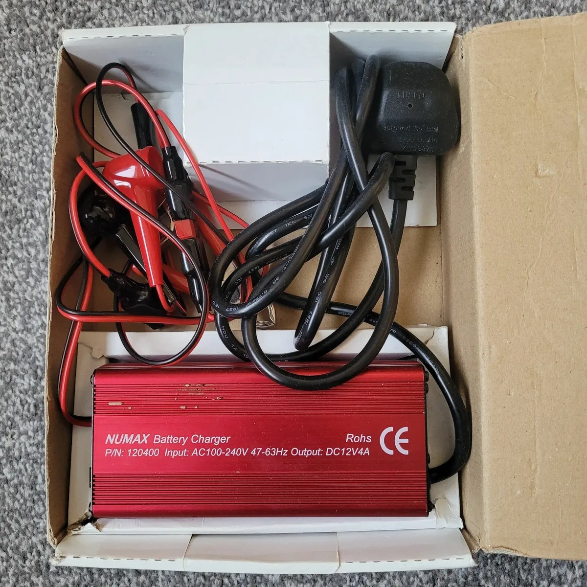 Numax battery charger - Image 1