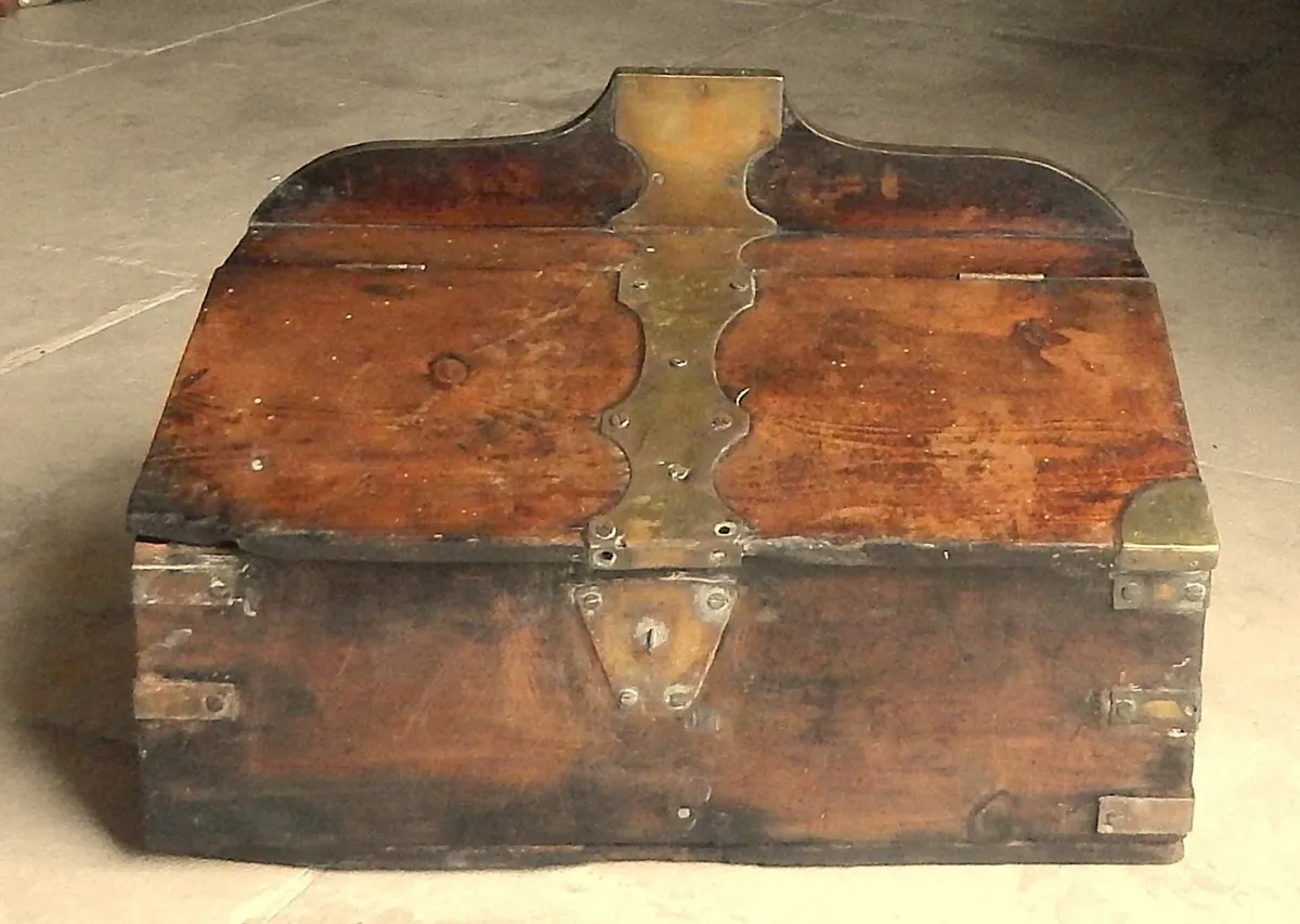 Vintage Oak & Brass Church Candle Box - Image 2