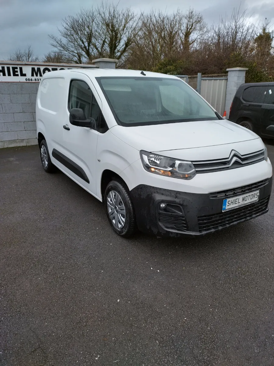 BERLINGO 2021 3 SEATER  DIESEL VAN - Image 3
