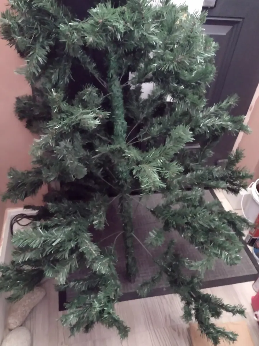 1.8 m artificial Fir Christmas tree - Image 3