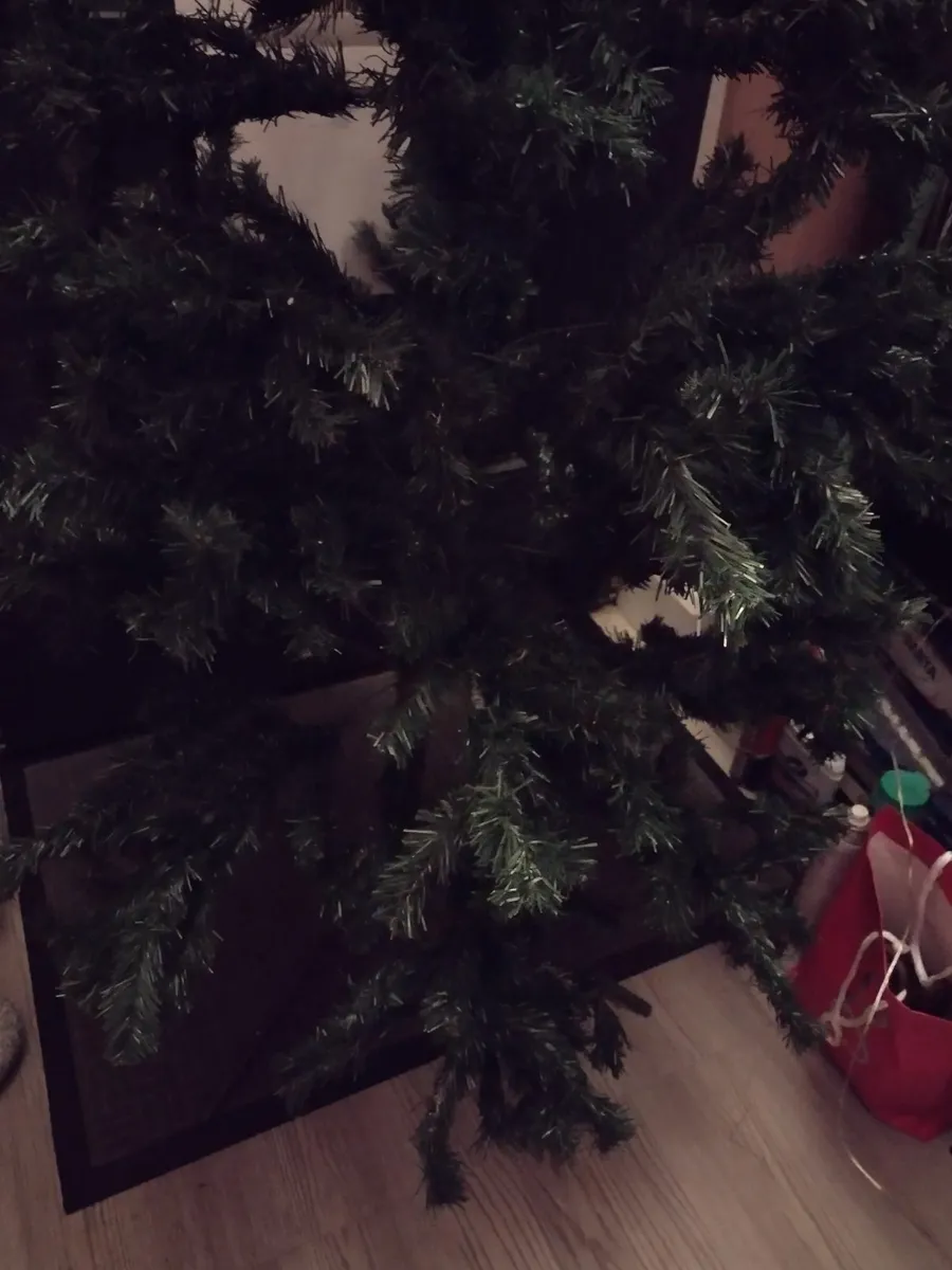 1.8 m artificial Fir Christmas tree - Image 4