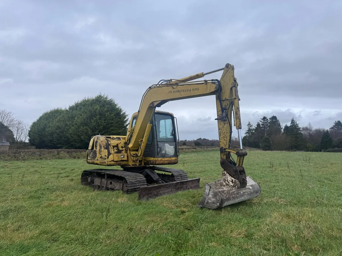 Komatsu pc 60 €12,950 with 7 buckets - Image 1