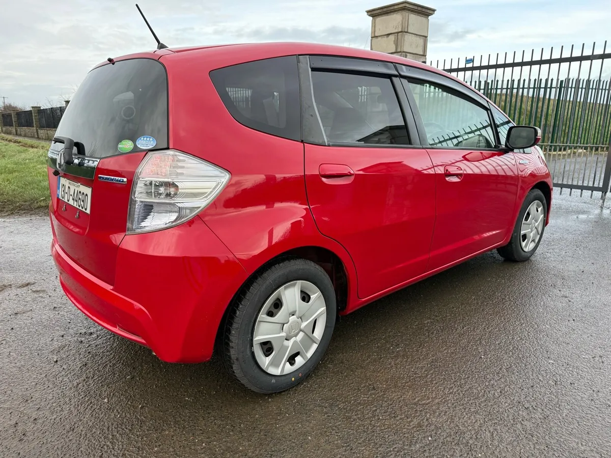 131 Honda Fit Jazz Hybrid 1.3 Automatic New Import - Image 4