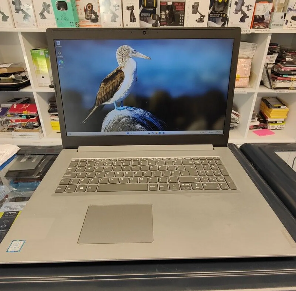 Lenovo IdeaPad L340 17-inch Laptop Core i3-8145U 2.10 GHz 8GB RAM 512GB SSD Windows 11 - Image 4