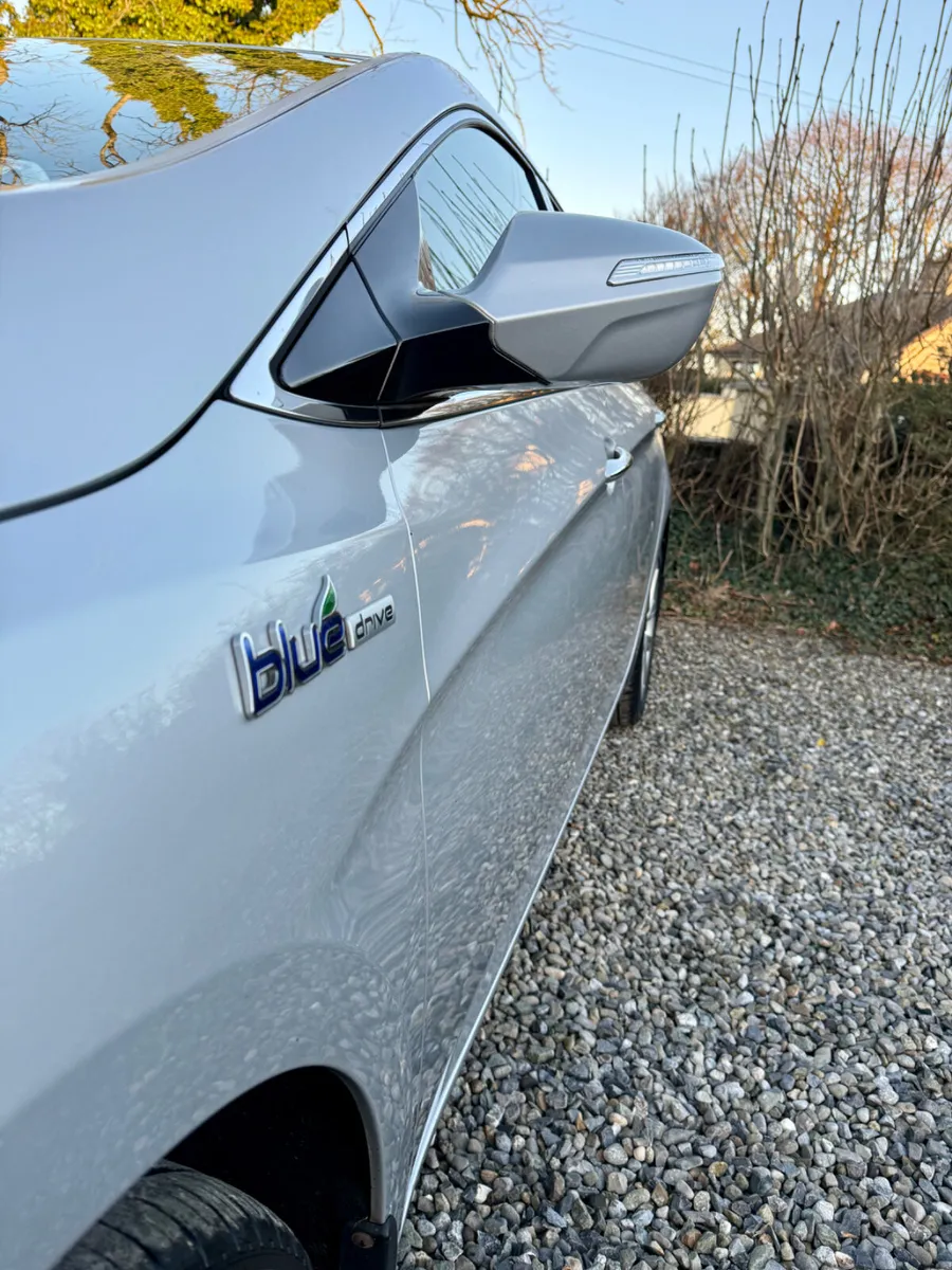 2015 Hyundai i40 Executive 1.7 Diesel - Image 4