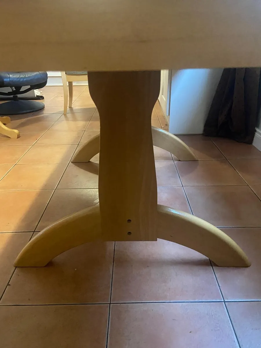 Maple extendable kitchen table - Image 2