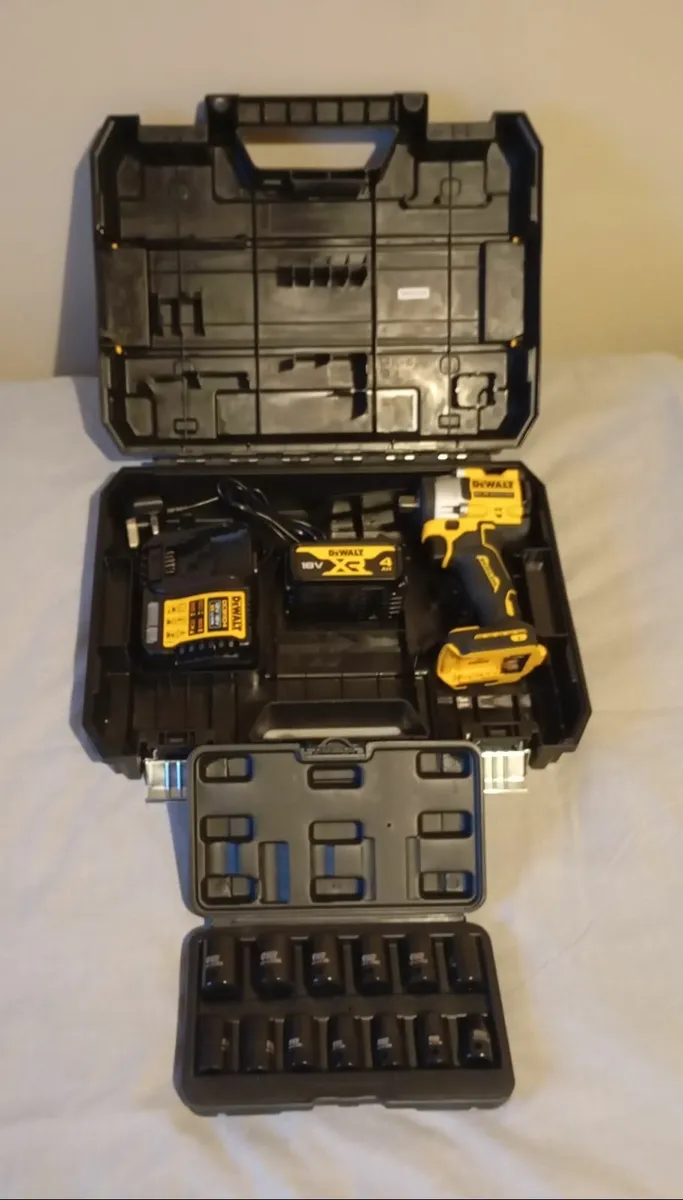 DeWalt dcf922 Impact Wrench - Image 1