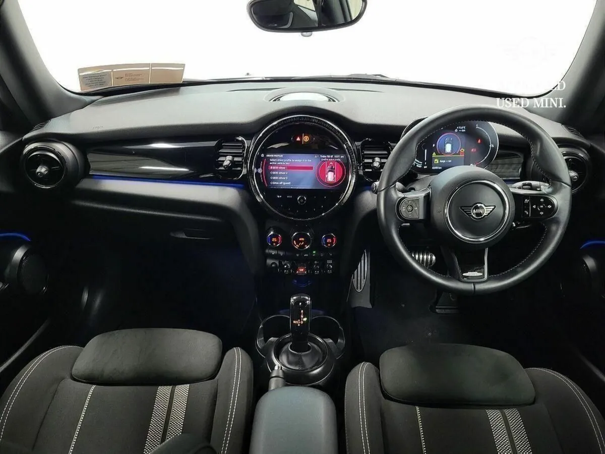 Mini Cooper 3-Door Cooper Sport - Image 4