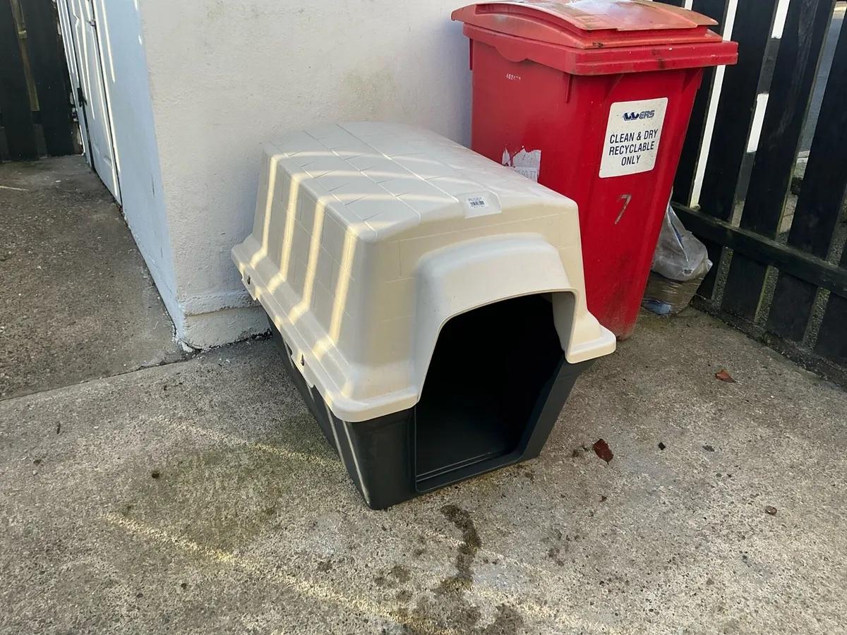 Dog kennel - Image 1