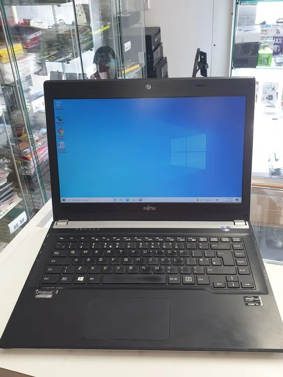 Fujitsu Lifebook UH572 13.3" core i5-3337U 8GB RAM 256GB SSD, Windows 10 - Image 1