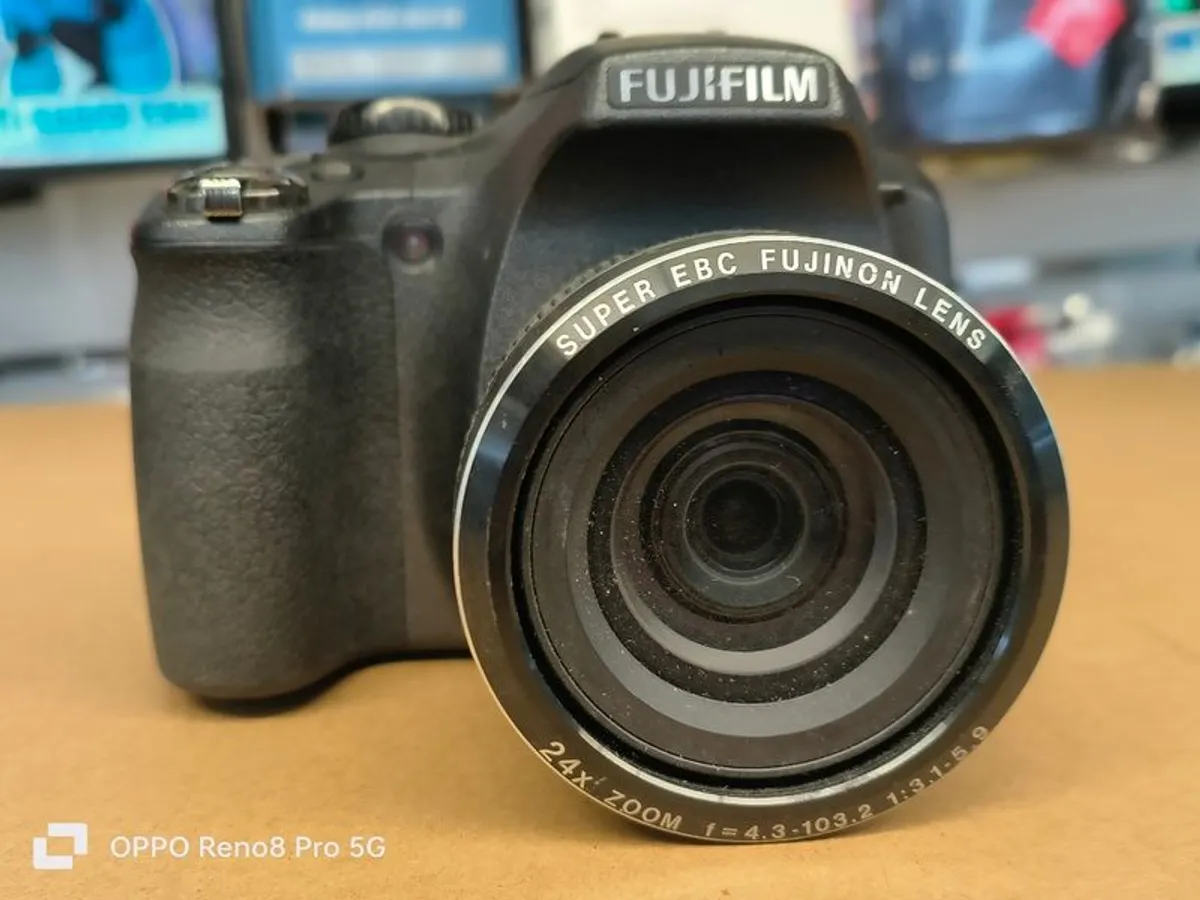 Finepix SL245 Digital Camera Fuji 24x Zoom Bridge Photography Compact - Image 3