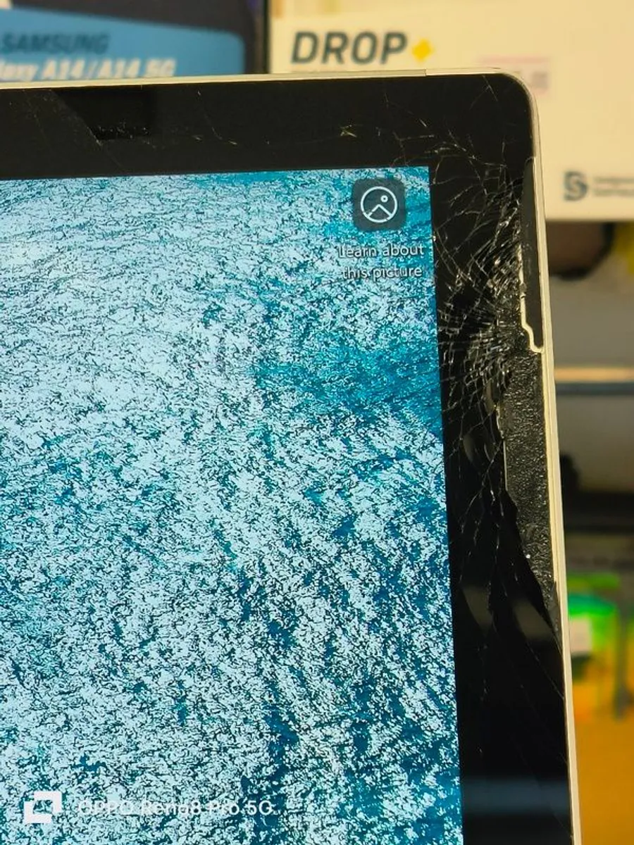 Microsoft Surface Pro 7 - 256GB SSD - 8GB RAM - Core i5 10th Touch (Screen has a cracks but works fine) - Image 4