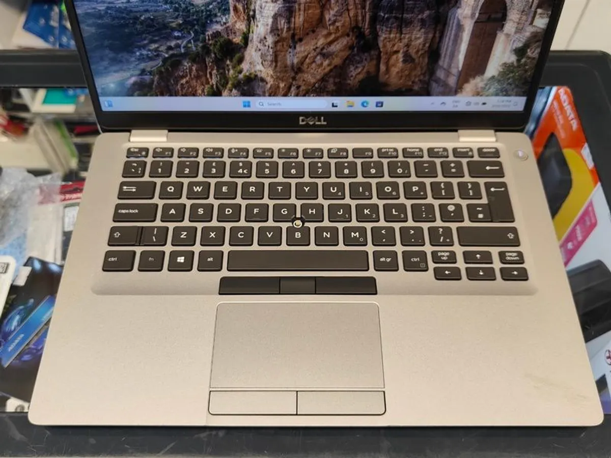 Dell Latitude 5410 14" Intel i5-10310U 16GB 500GB SSD Windows 11 PRO - Image 4