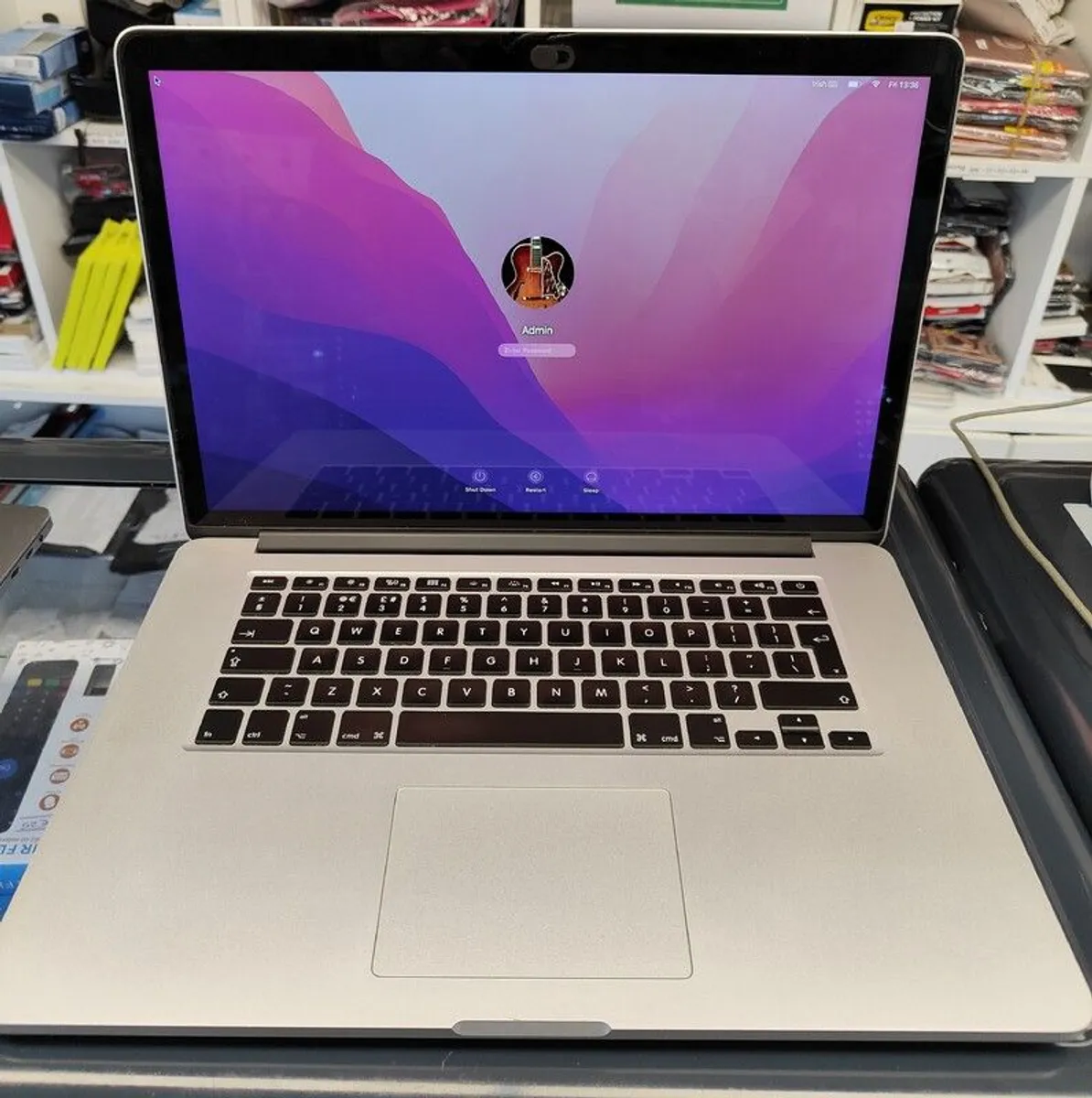 MacBook Pro 2015 15" Core i7 2.5Ghz 16GB RAM 256GB SSD macOS Monterey (Model A1398) Battery Cycle: 1022 - Image 2
