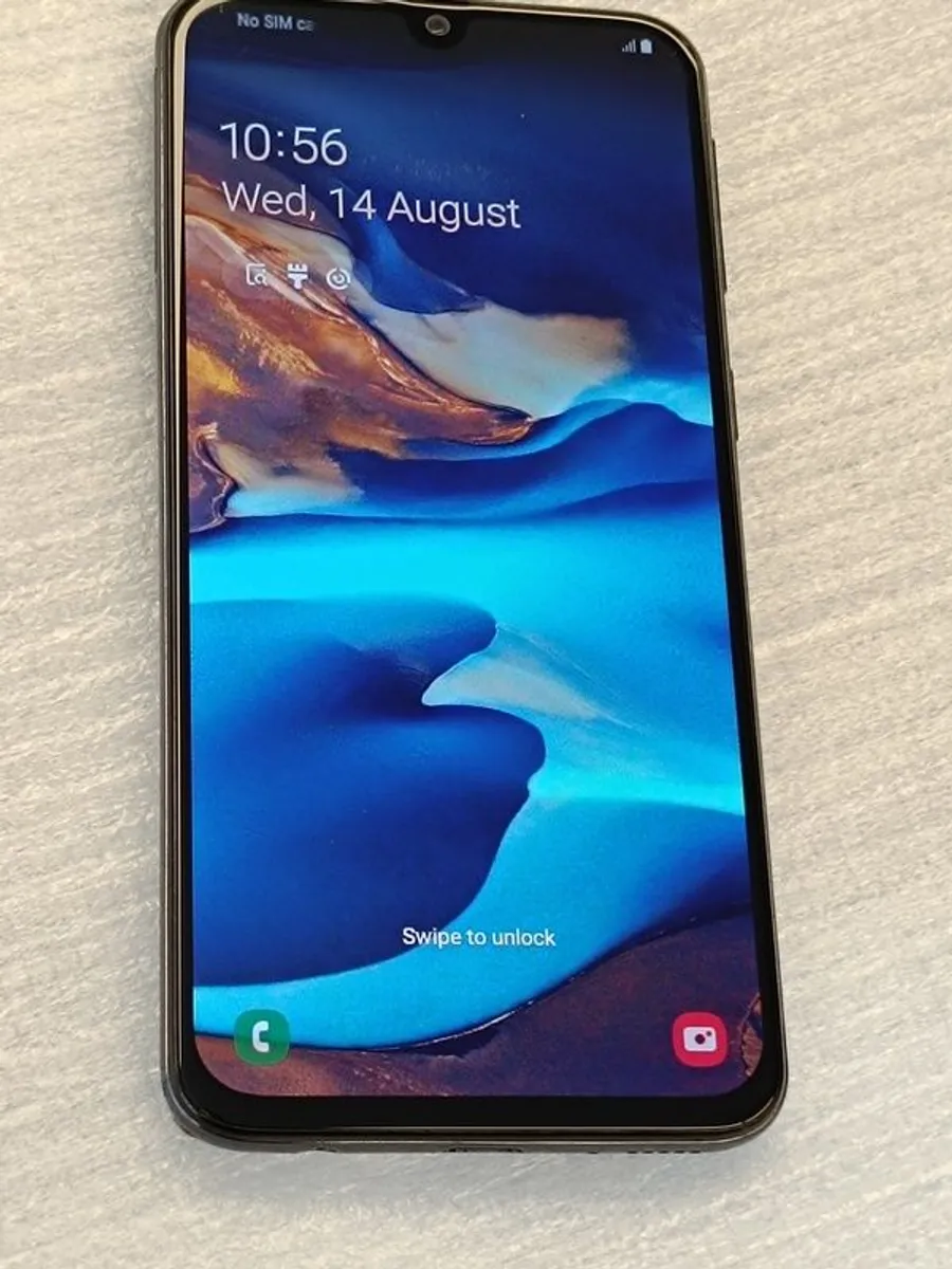 Samsung Galaxy A40 64GB Dual SIM Black Network unlocked Android Smartphone. - Image 1