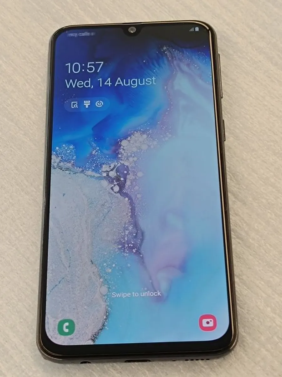 Samsung Galaxy A40 64GB Dual SIM Black Network unlocked Android Smartphone. - Image 3