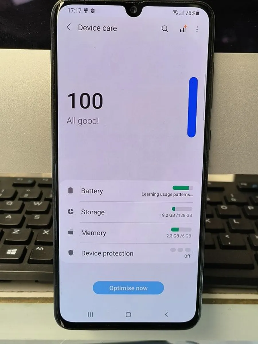 Samsung Galaxy A70 (Dual SIM) 128GB / 6GB RAM (Unlocked) Smartphone/ Used - Image 3