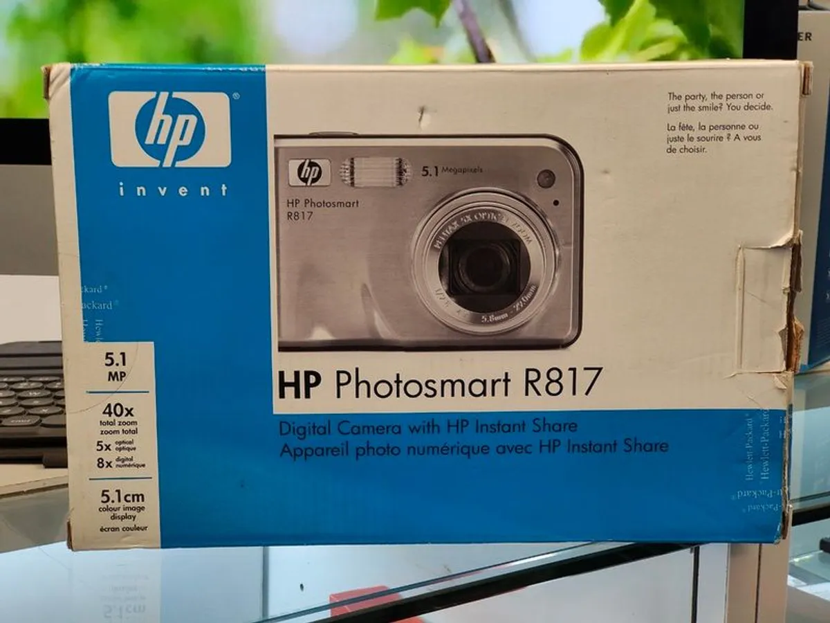 HP Photosmart R817 Gray Compact 5x Optical Zoom 5.1MP Digital Camera (Used) - Image 2
