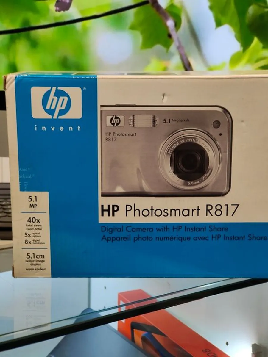 HP Photosmart R817 Gray Compact 5x Optical Zoom 5.1MP Digital Camera (Used) - Image 3