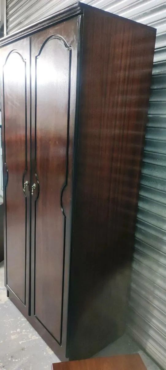 Solid Mahogany bedroom set / delivery - Image 4