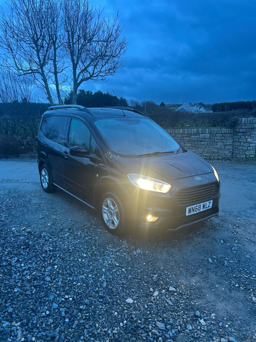 Transit courier - Image 1