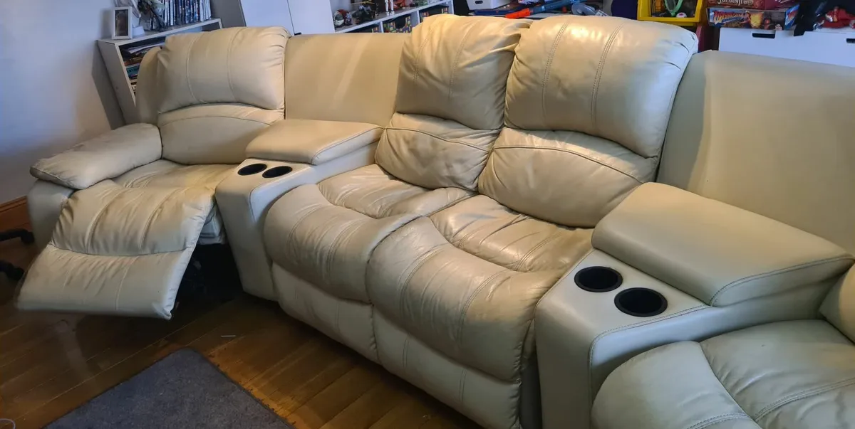 Cream leather reclining 4 seater couch - Image 2