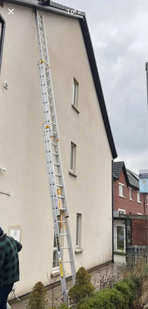 Expandable Ladder up to 11 metres - Image 1