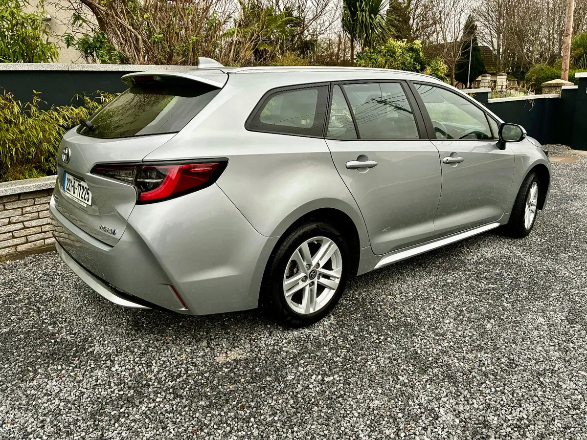 Toyota Corolla 2022. Hybrid Estate - Image 4