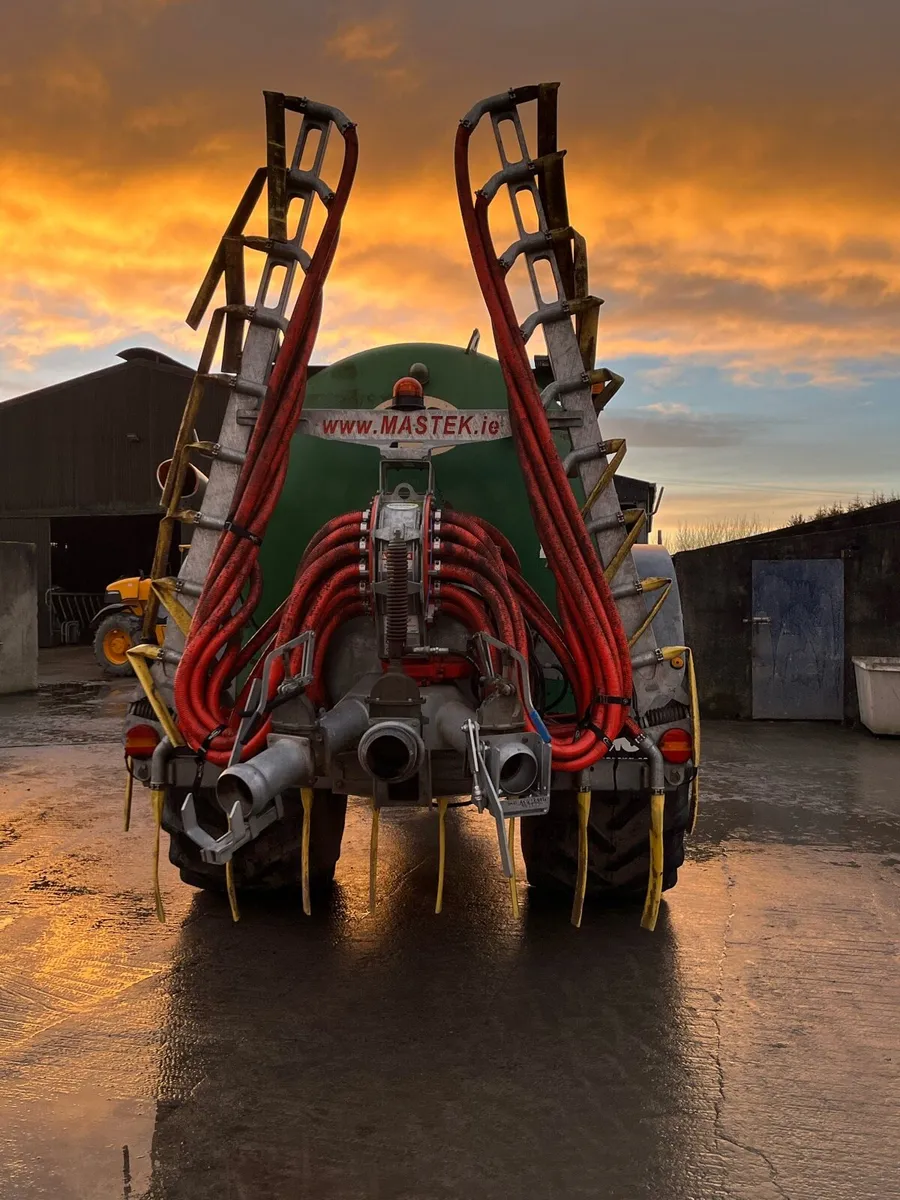 2000 Gallon Conor - Image 2