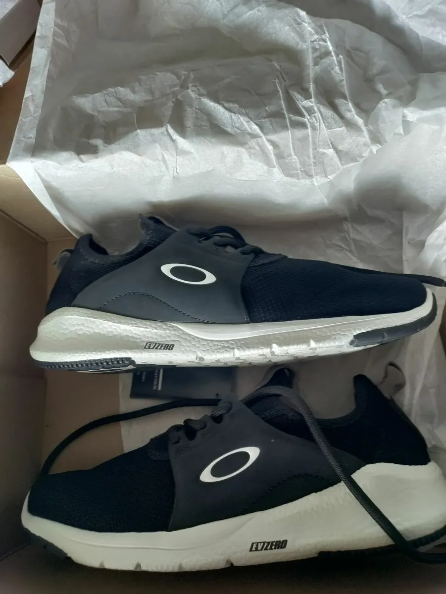 Oakley trainers 8uk New - Image 1