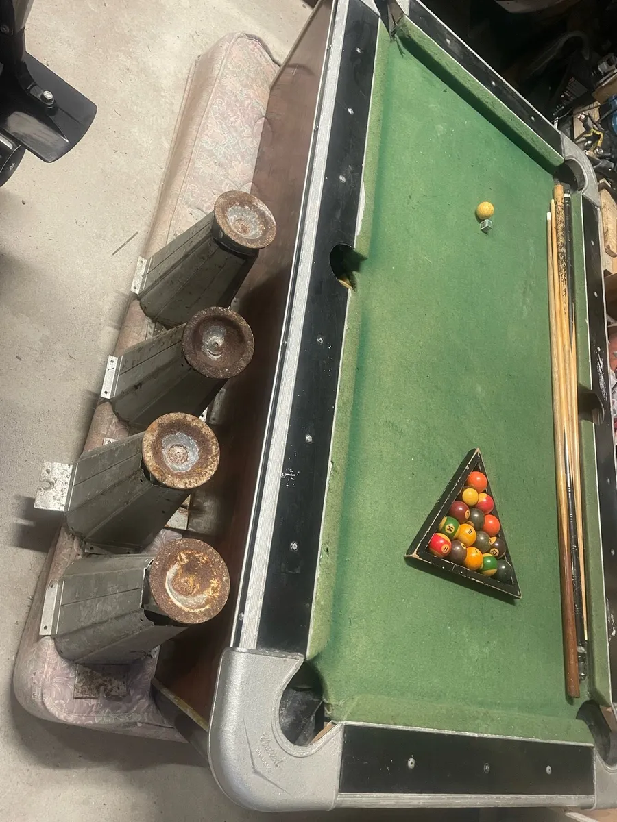 Pool table