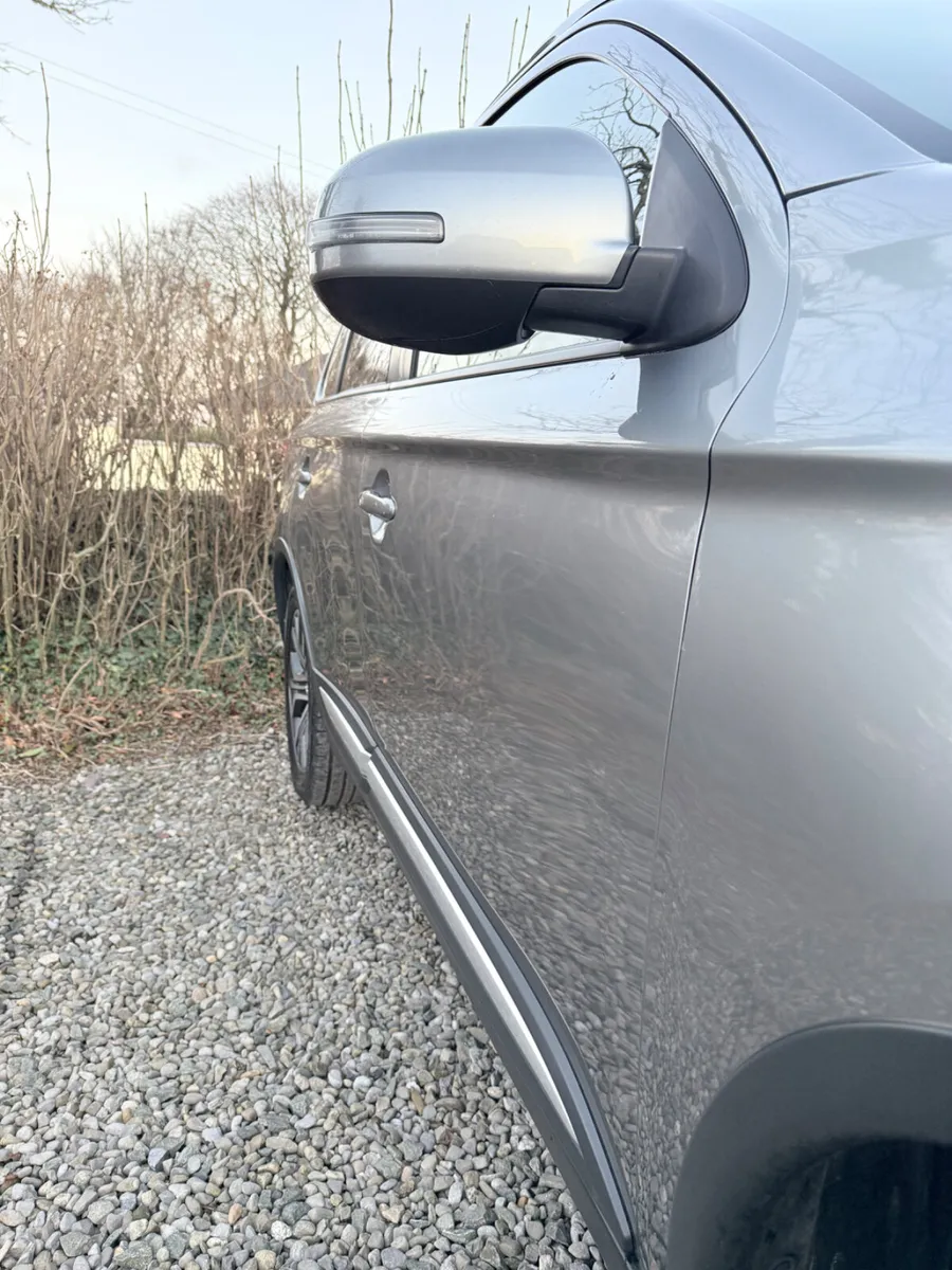 2016 Mitsubishi Outlander 2.2DID 150 4WD 7 Seats - Image 4