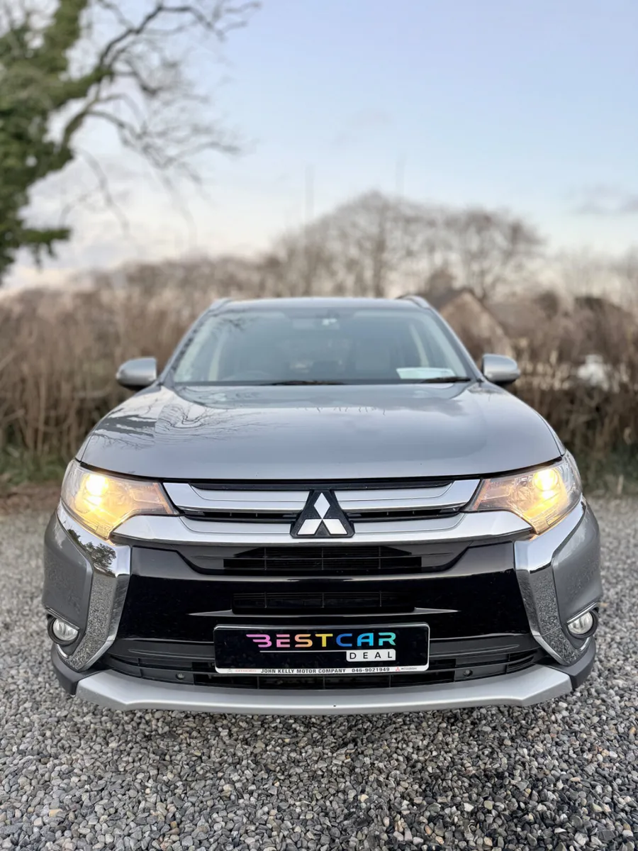 2016 Mitsubishi Outlander 2.2DID 150 4WD 7 Seats - Image 3