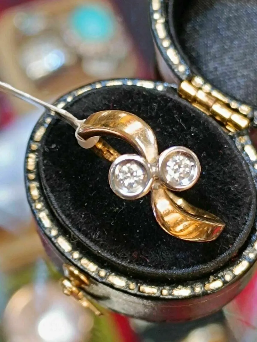 Vintage 14k Gold Diamond Toi et Moi Ring - Image 2